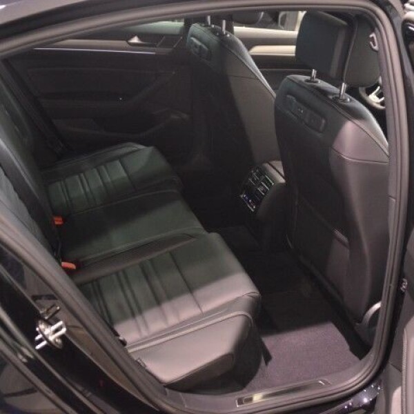 Volkswagen Passat из Германии (9550)
