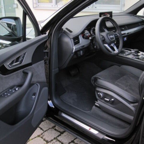 Audi Q7 из Германии (9892)
