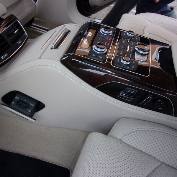 Audi A8  из Германии (13455)