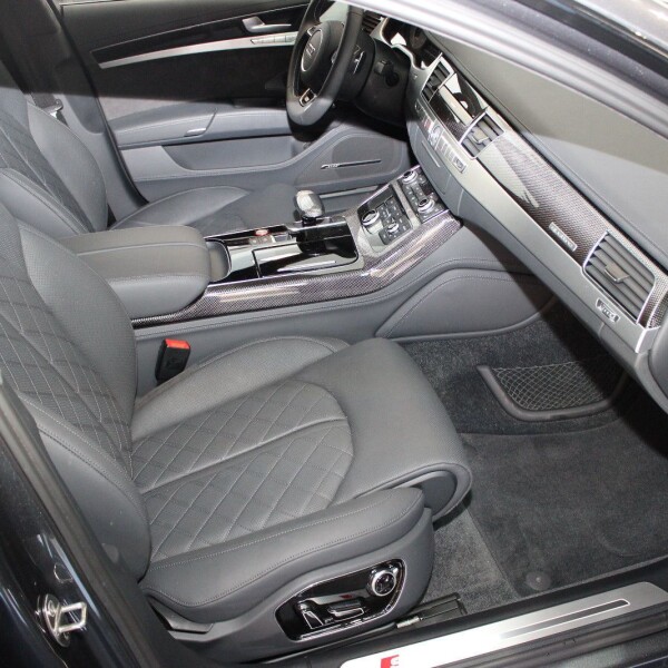 Audi S8  из Германии (14545)