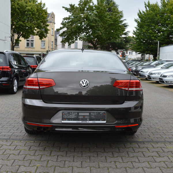Volkswagen Passat из Германии (15065)