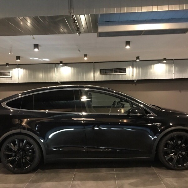 TESLA Model X из Германии (15743)