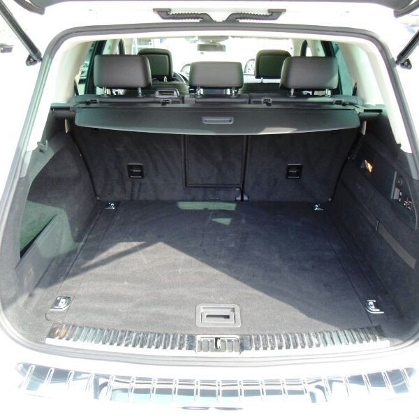 Volkswagen Touareg из Германии (15827)