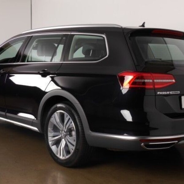 Volkswagen Alltrack из Германии (15829)