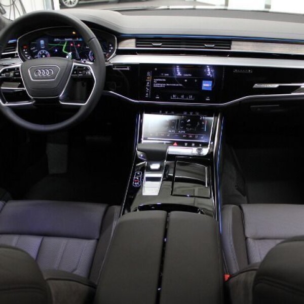 Audi A8  из Германии (16173)