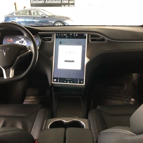 TESLA Model X из Германии (16566)