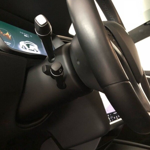 TESLA Model X из Германии (16569)