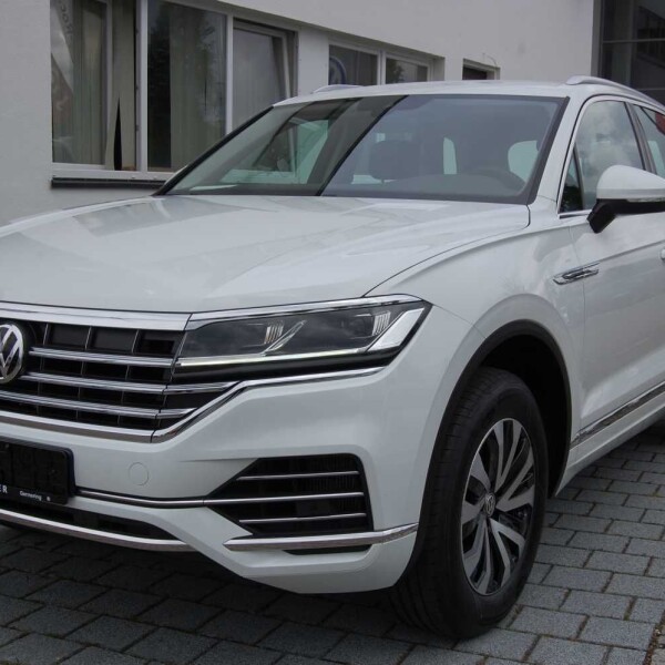 Volkswagen Touareg из Германии (17253)