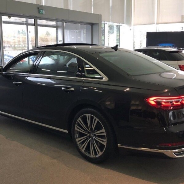Audi A8  из Германии (17536)