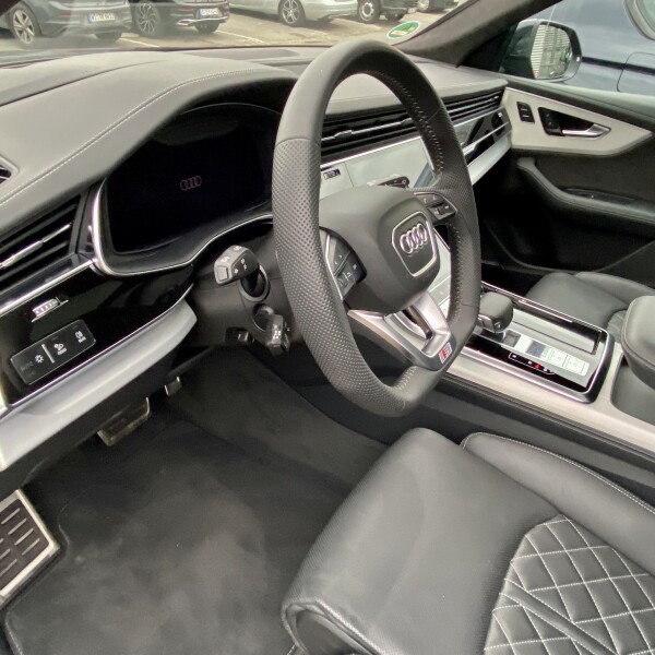 Audi Q8 из Германии (42973)