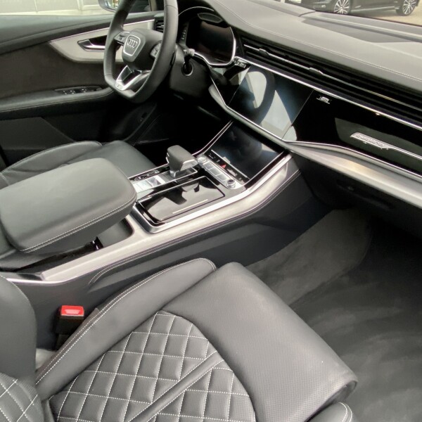 Audi Q8 из Германии (42966)