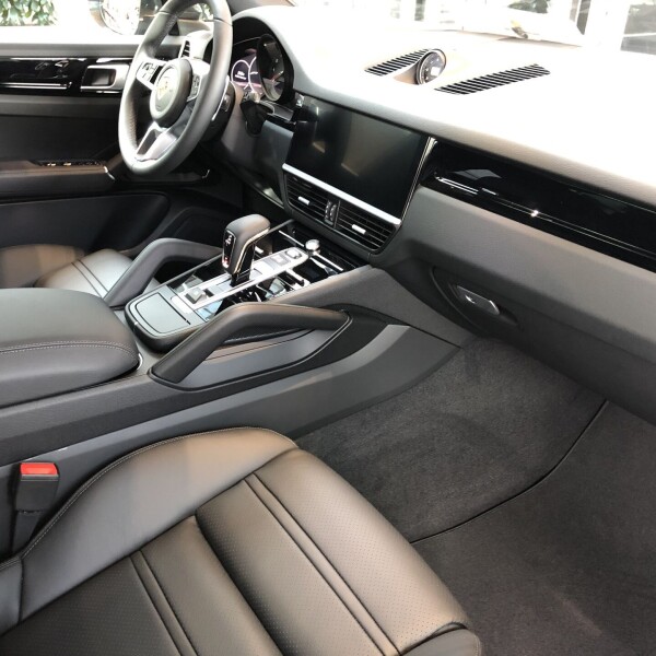Porsche Cayenne из Германии (18995)