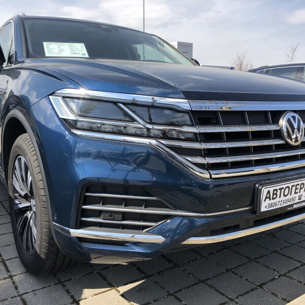 Volkswagen Touareg из Германии (19010)