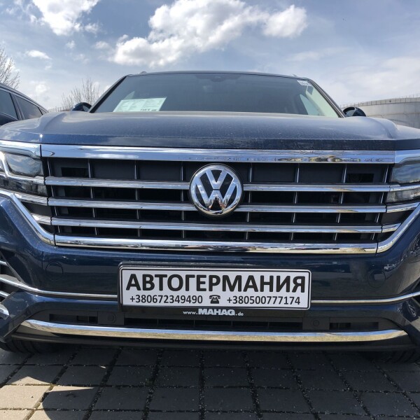 Volkswagen Touareg из Германии (19021)