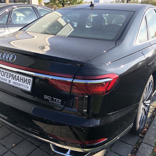 Audi A8  из Германии (21609)