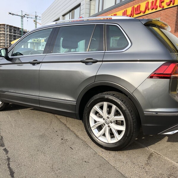Volkswagen  Tiguan из Германии (22226)