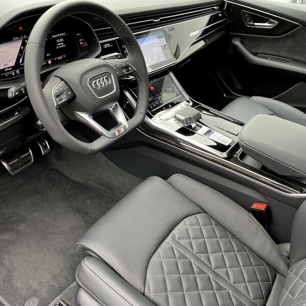 Audi SQ8 из Германии (22255)