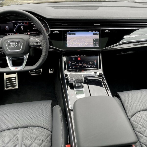 Audi SQ8 из Германии (22256)