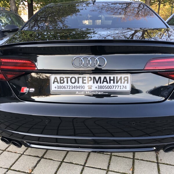 Audi S8  из Германии (22914)