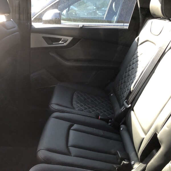 Audi Q7 из Германии (23292)