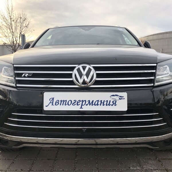 Volkswagen Touareg из Германии (23429)