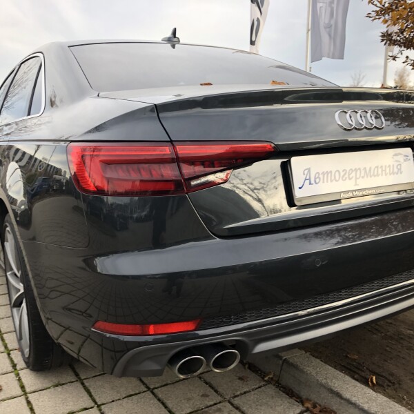 Audi A4  из Германии (23456)