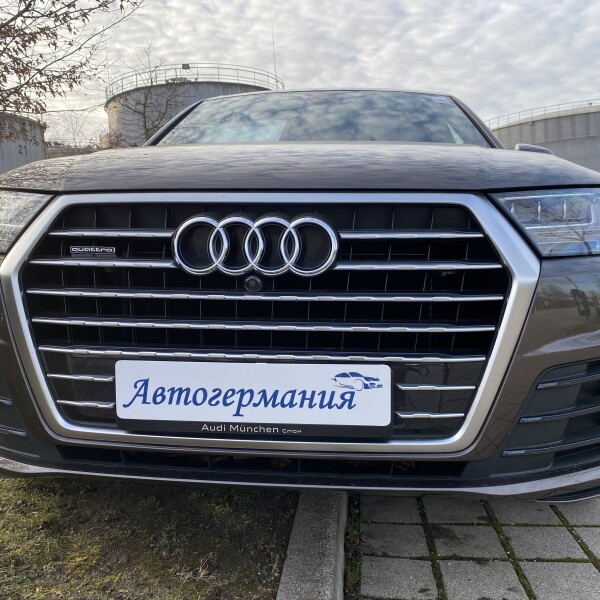 Audi Q7 из Германии (23610)