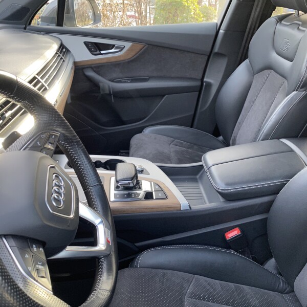 Audi Q7 из Германии (23627)