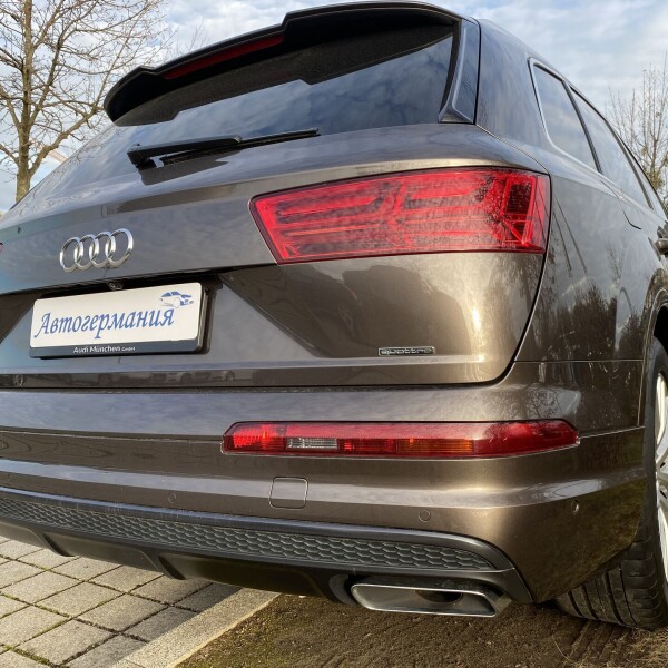 Audi Q7 из Германии (23607)