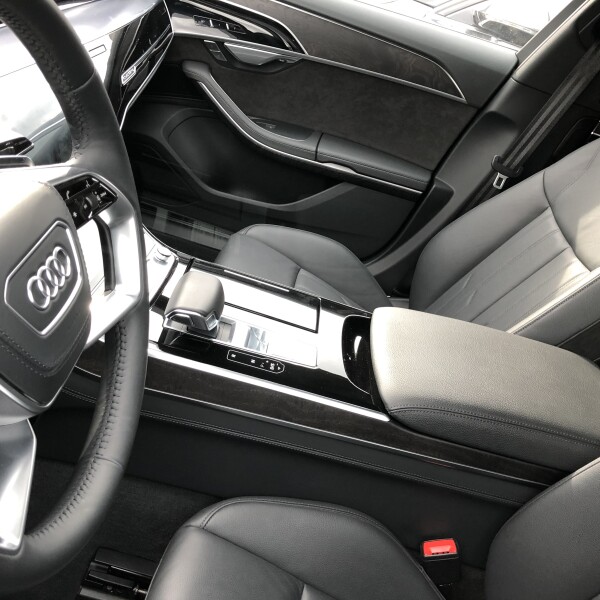 Audi A8  из Германии (24350)