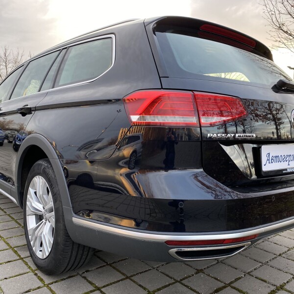 Volkswagen Alltrack из Германии (24750)