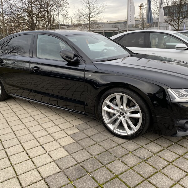 Audi S8  из Германии (25511)
