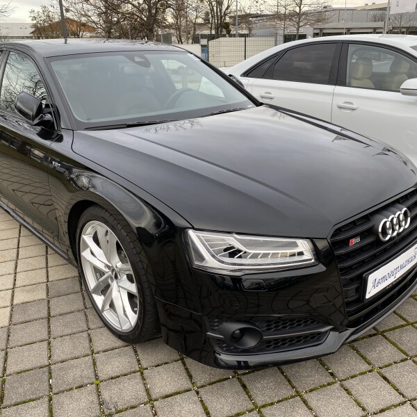 Audi S8  из Германии (25507)