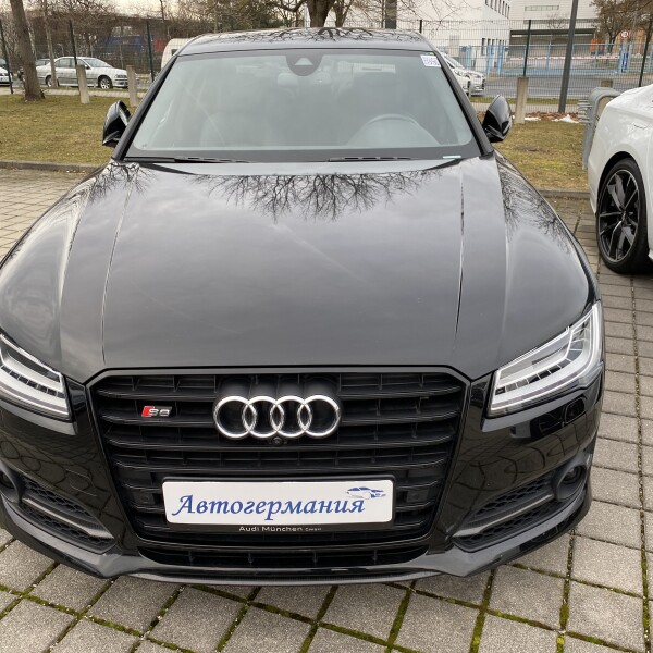 Audi S8  из Германии (25504)