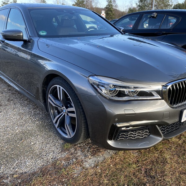 BMW 7-серии из Германии (25676)