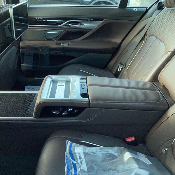 BMW 7-серии из Германии (25689)