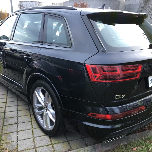 Audi Q7 из Германии (25780)