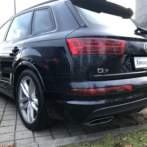 Audi Q7 из Германии (25777)
