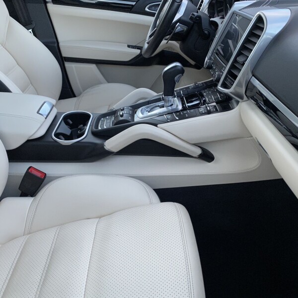 Porsche Cayenne из Германии (25898)
