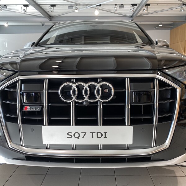 Audi SQ7 из Германии (26207)