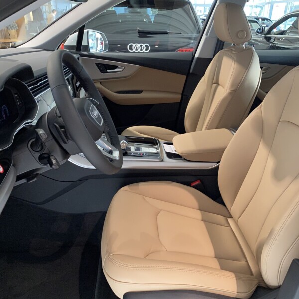 Audi Q7 из Германии (26228)