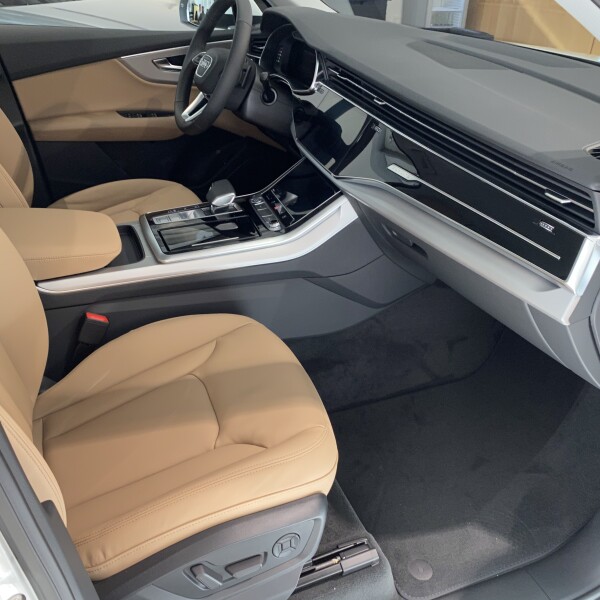 Audi Q7 из Германии (26240)