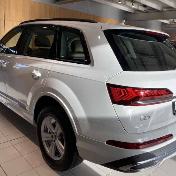 Audi Q7 из Германии (26225)