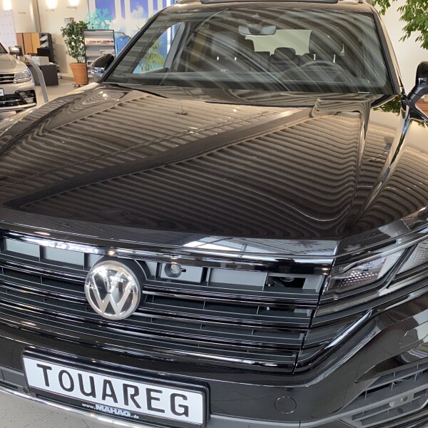 Volkswagen Touareg из Германии (26283)