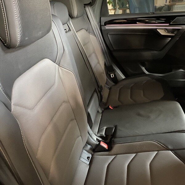 Volkswagen Touareg из Германии (26267)