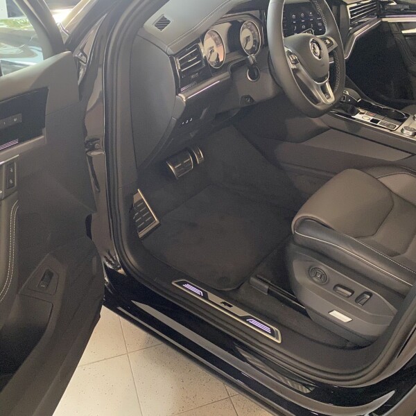 Volkswagen Touareg из Германии (26274)