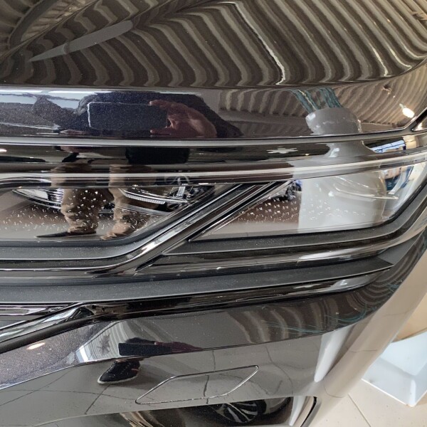 Volkswagen Touareg из Германии (26293)