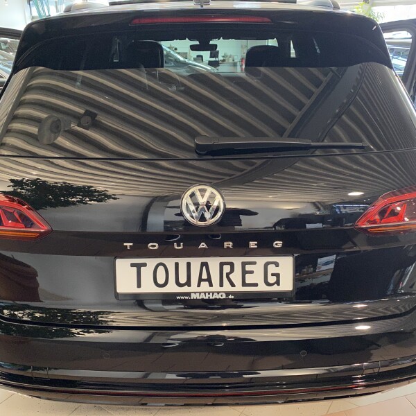 Volkswagen Touareg из Германии (26255)