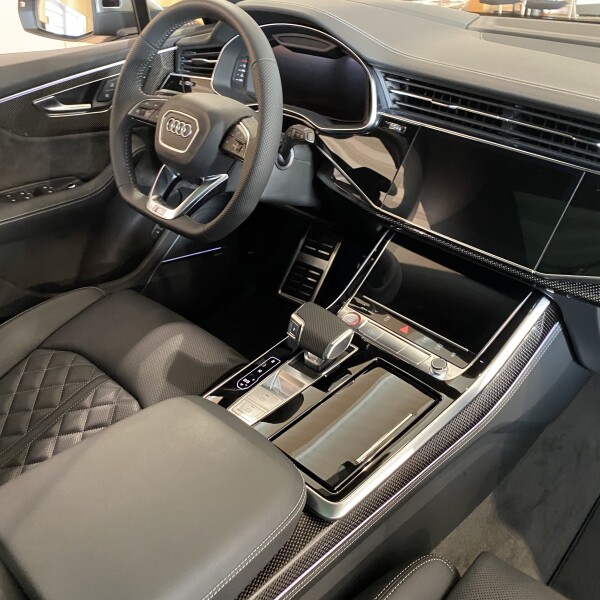 Audi SQ8 из Германии (26442)