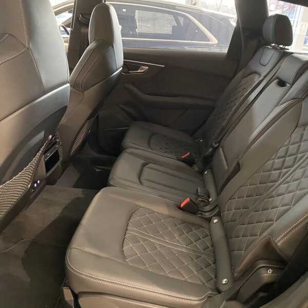 Audi SQ8 из Германии (26445)